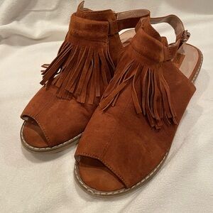 Topshop camel colored suede open-toe sandals with fringe
